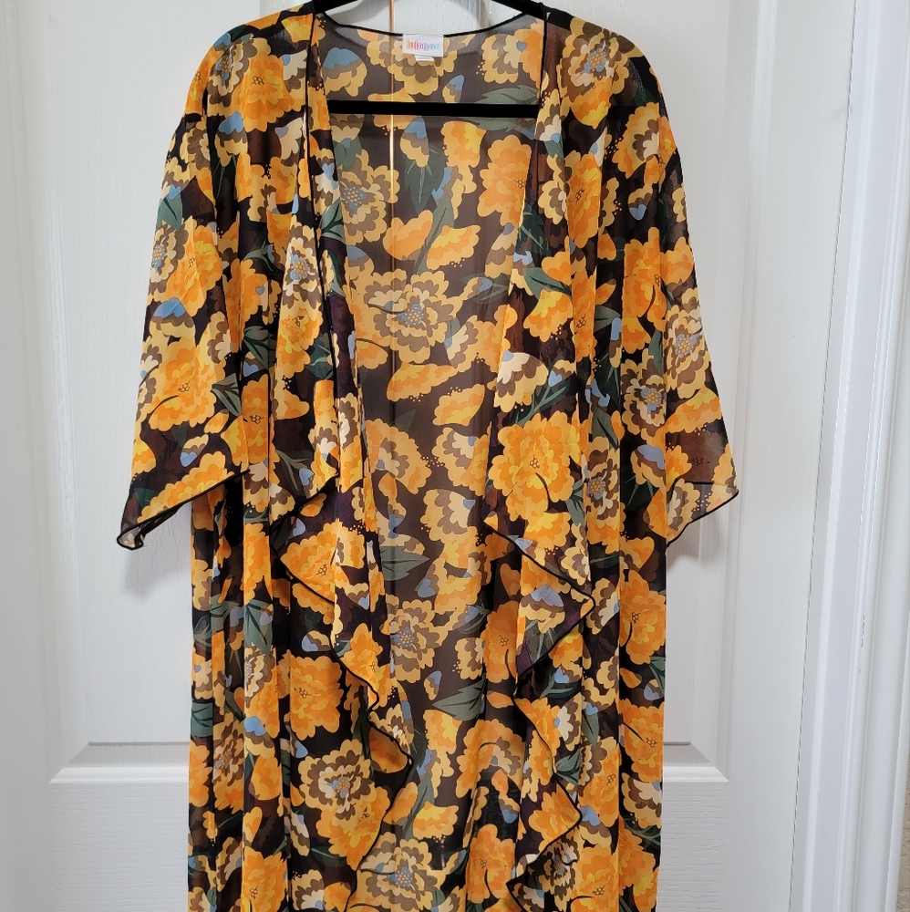 LuLaRoe Shirley with yellow flowers